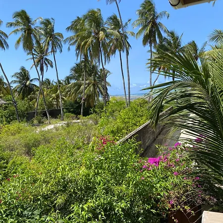 Sumaku Beach House Bed & Breakfast